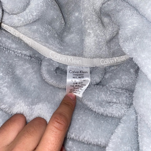 Calvin Klein Robe - Picture 3 of 4